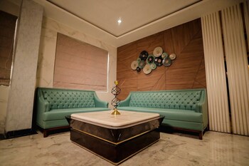 hotel the white season