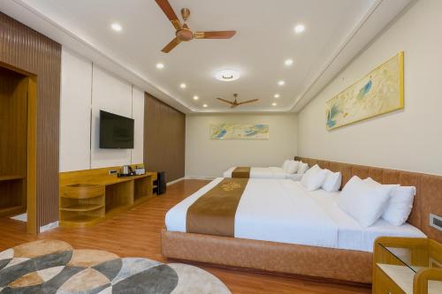 Royale Heritage,,2 star