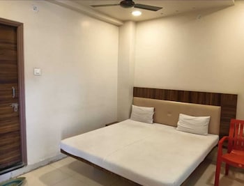 pushkaraj lodging