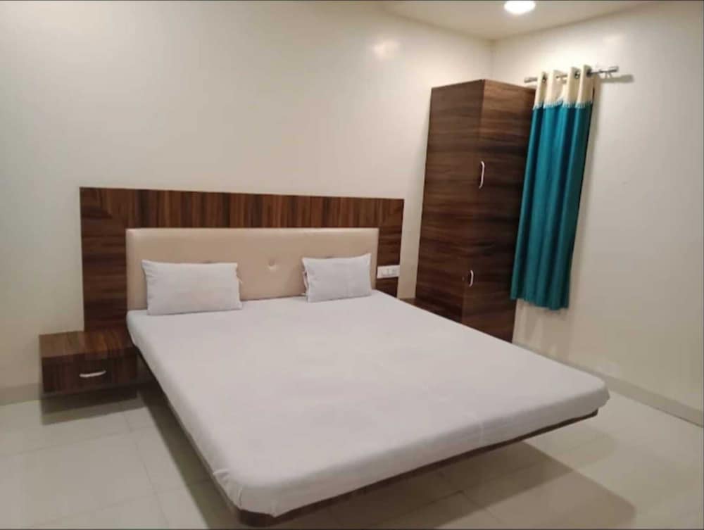 pushkaraj lodging