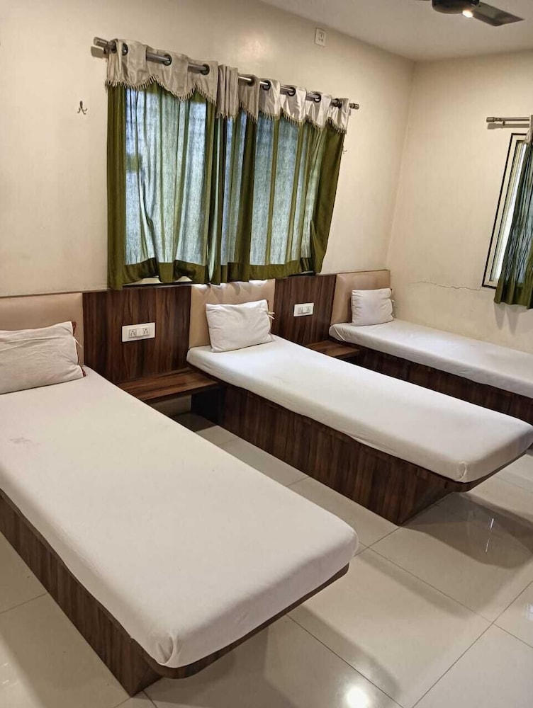 pushkaraj lodging