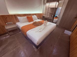 ikonic hotel bhushi dam lonavala