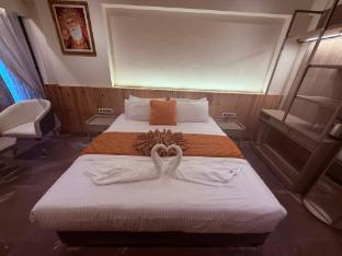 ikonic hotel bhushi dam lonavala