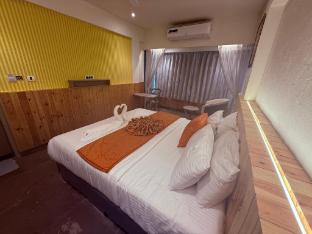 ikonic hotel bhushi dam lonavala