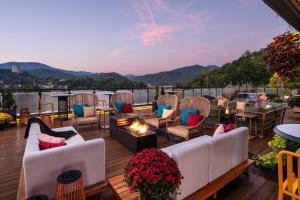 hotel indigo gatlinburg downtown by ihg