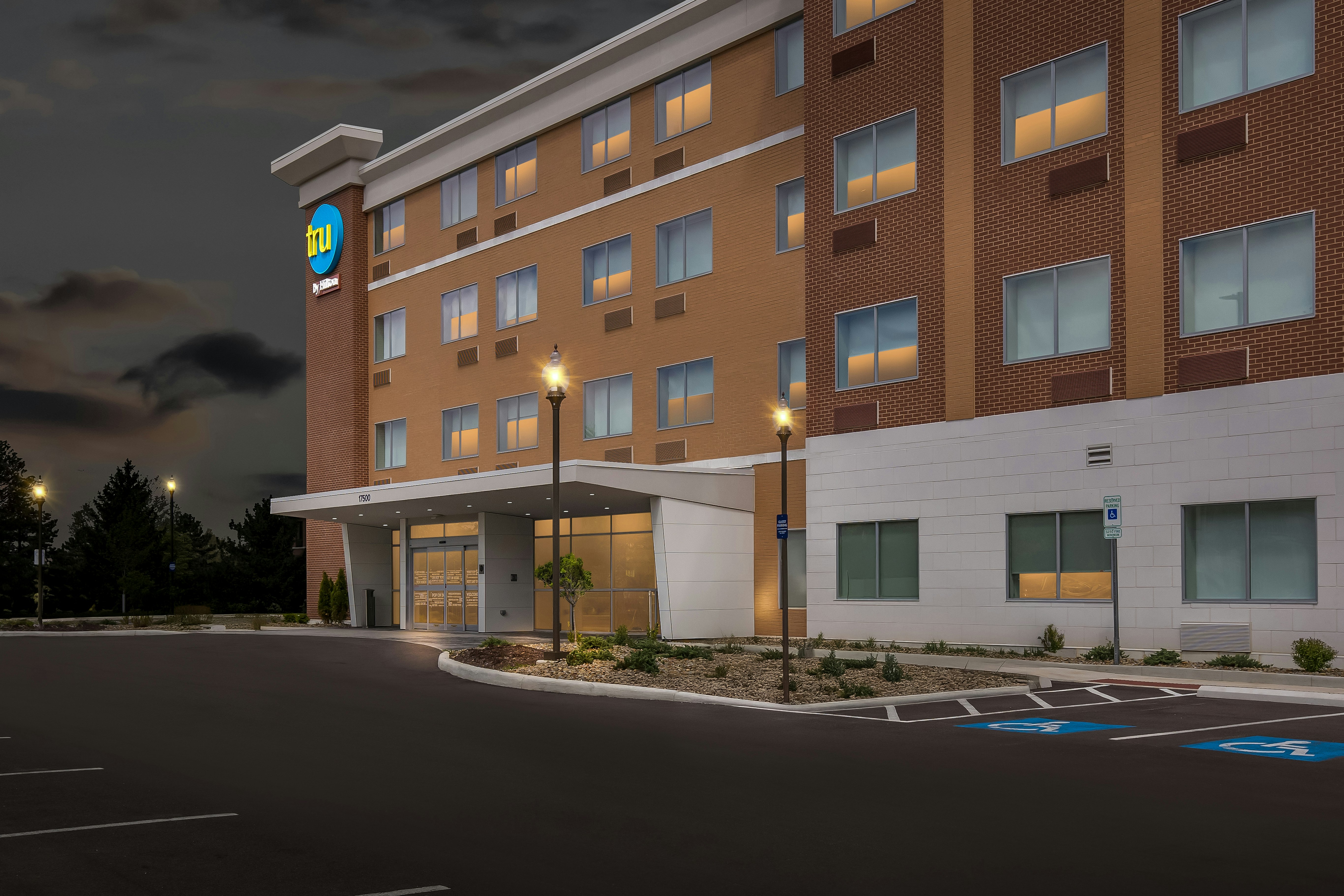 tru by hilton middleburg heights cleveland airport