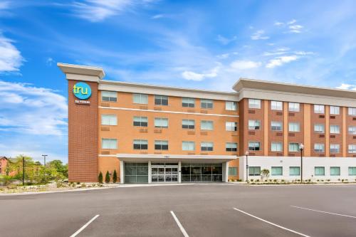 tru by hilton middleburg heights cleveland airport