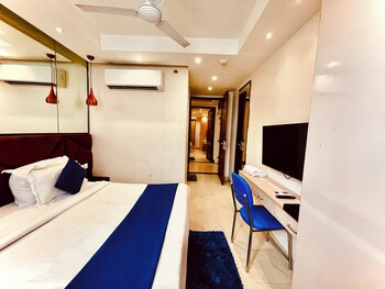 majesta stays pitampura