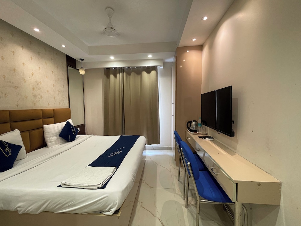 majesta stays pitampura