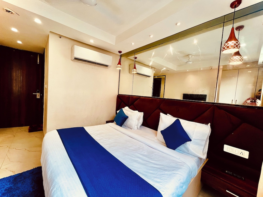 majesta stays pitampura