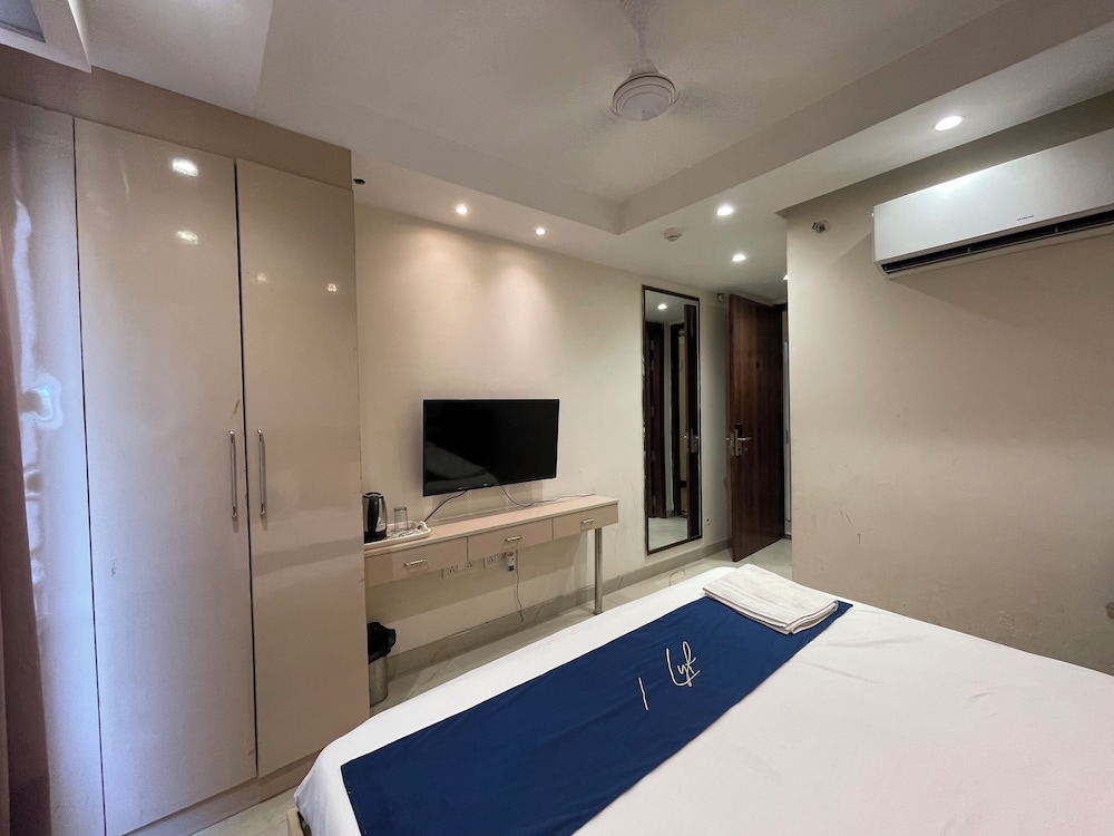 majesta stays pitampura