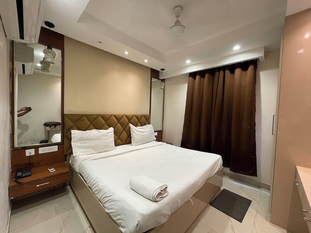 majesta stays pitampura