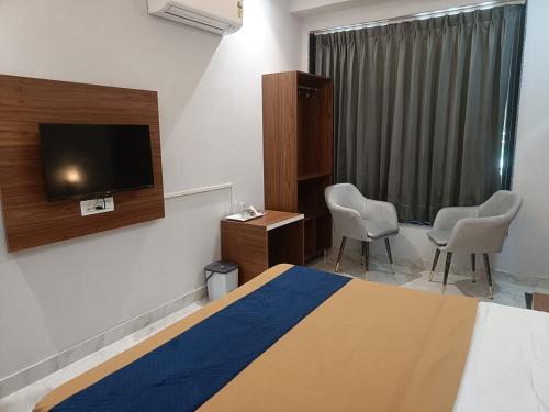 Hotel Kamboj,,2 star