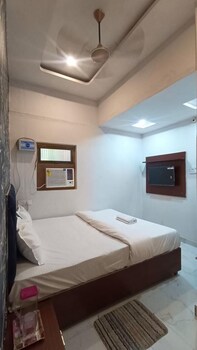 maa vaishnavi guest house