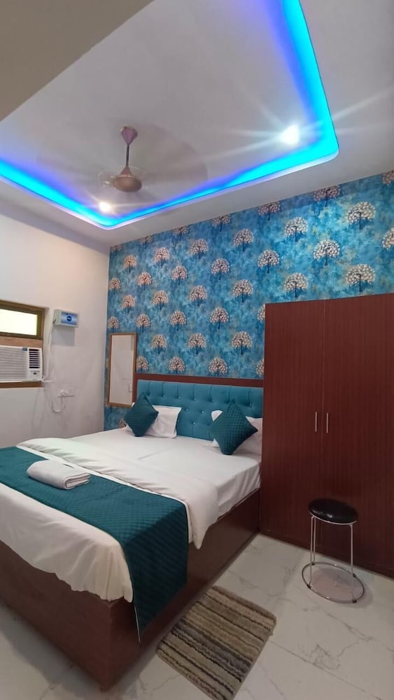 maa vaishnavi guest house