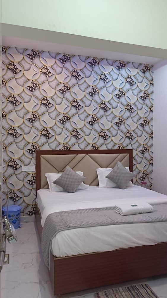 maa vaishnavi guest house