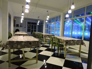 vinayaka inn sittong