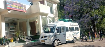 hotel mandakini palace