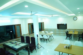 hotel mandakini palace