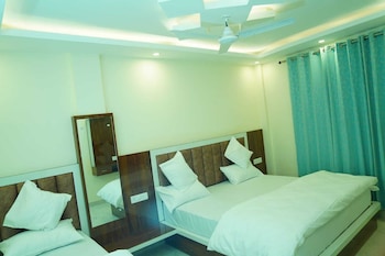 hotel mandakini palace