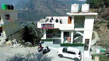 hotel mandakini palace