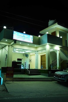 hotel mandakini palace