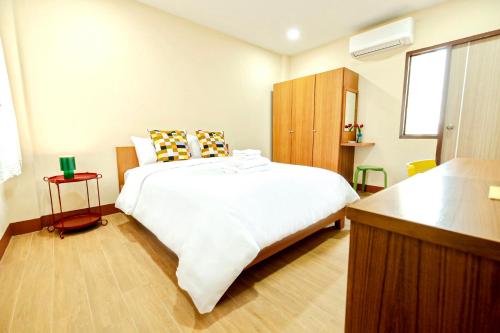 thongpoon apartment