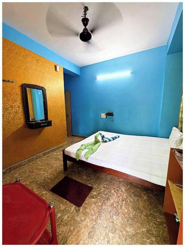 hotel debopriyaaa digha