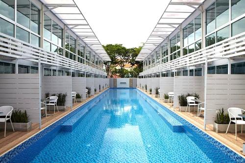 full stop pool villa don mueang