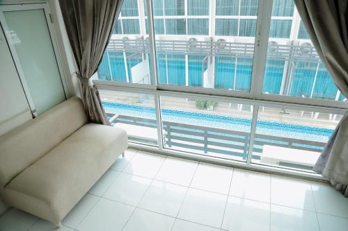 full stop pool villa don mueang