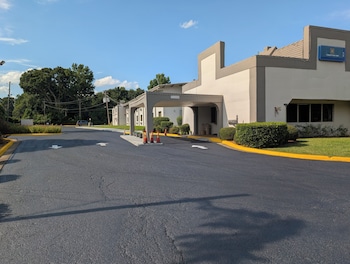 Forsyth Inn & Suites,,0 star