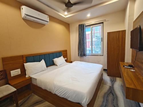 The Haveli Lounge And Restaurant,,2 star