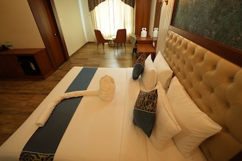 captains crown hotels and resorts