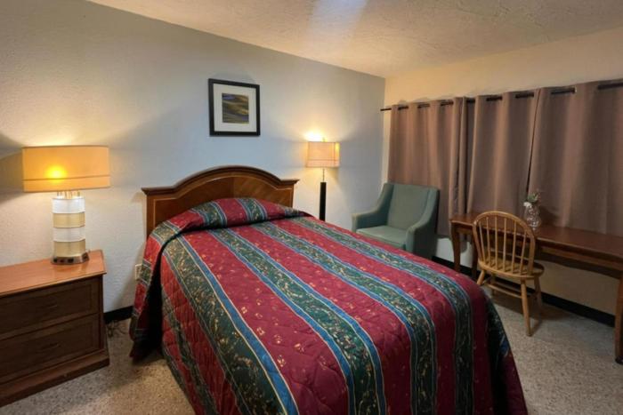 cross city motel