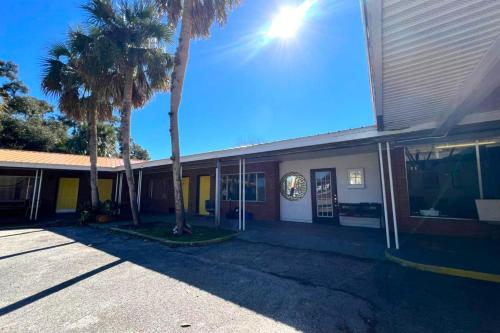 cross city motel