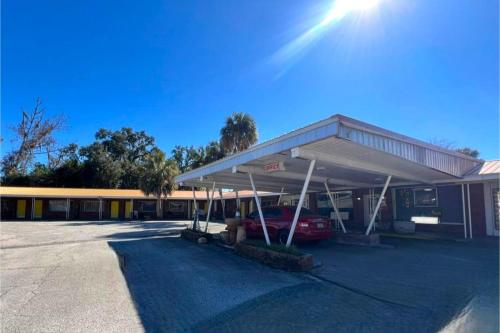 cross city motel