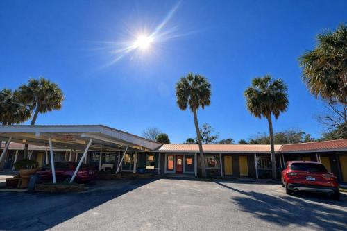 cross city motel