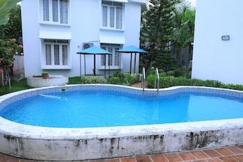 anton white villas resort