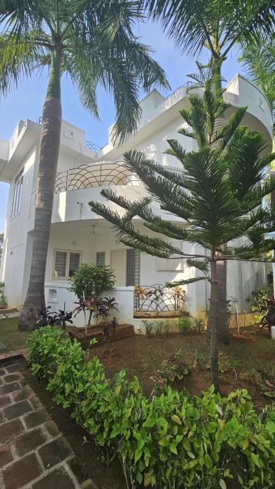 anton white villas resort