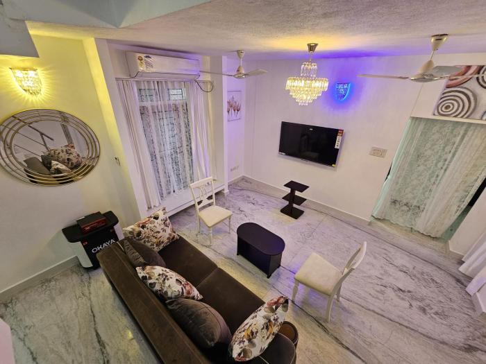 anton white villas resort