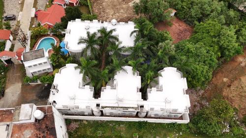 anton white villas resort