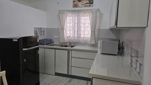 anton white villas resort