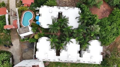 anton white villas resort