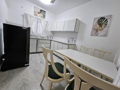 anton white villas resort