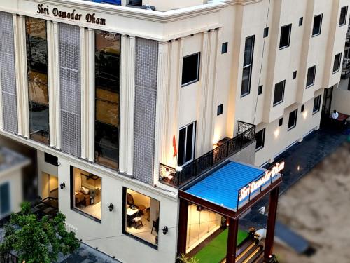 Shri Damodar Dham,,4 star