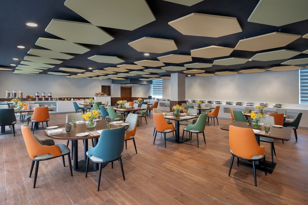 welcomhotel by itc hotels bodh gaya hotel and convention centre