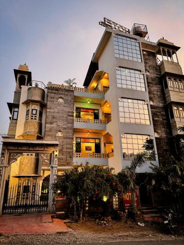 Hotel Kanak Niwas,,3 star