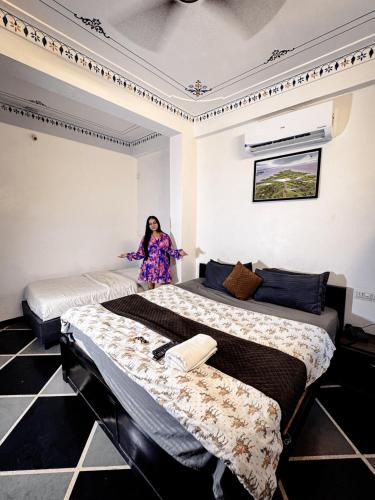 Hotel Kanak Niwas,,3 star