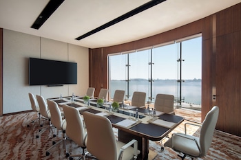 swissotel corniche park towers doha
