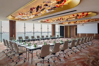 swissotel corniche park towers doha